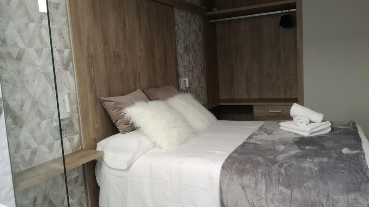 Apartamentos Los Robles Alcala del Jucar Εξωτερικό φωτογραφία