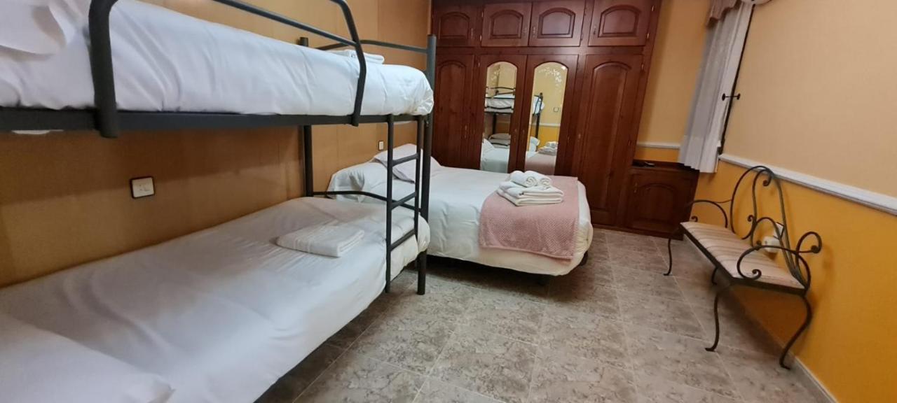 Apartamentos Los Robles Alcala del Jucar Εξωτερικό φωτογραφία