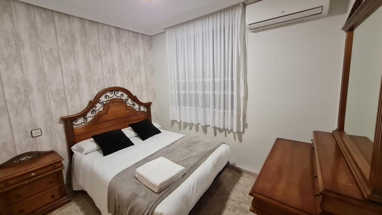 Apartamentos Los Robles Alcala del Jucar Εξωτερικό φωτογραφία