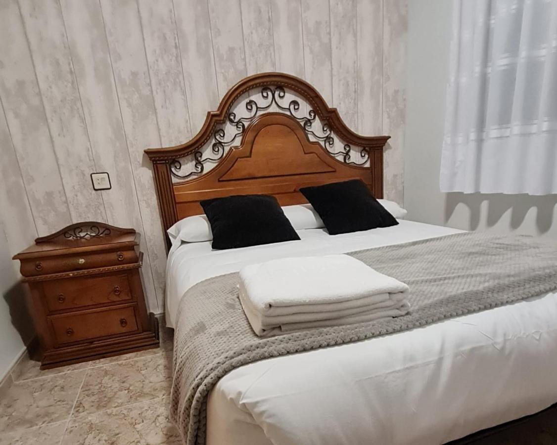 Apartamentos Los Robles Alcala del Jucar Εξωτερικό φωτογραφία
