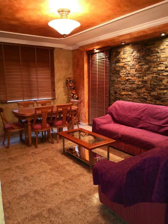 Apartamentos Los Robles Alcala del Jucar Εξωτερικό φωτογραφία